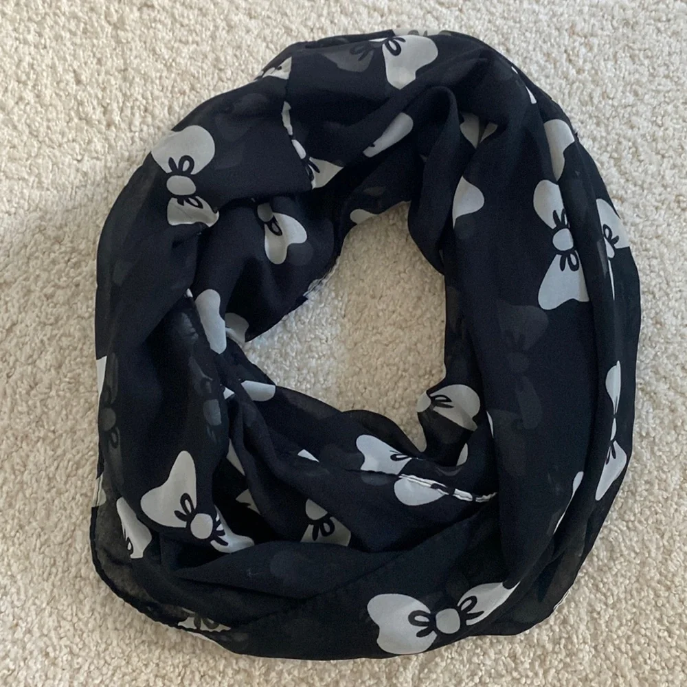 Black and White Bow Infinity Scarf